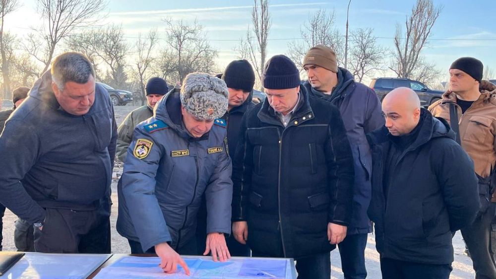 ДНР. В ходе рабочей поездки Заместитель председателя Правительства РФ Марат Хуснуллин провел рабочую встречу с Председателем Правительства ДНР Виталием Хоценко и первым заместителем Председателя Правительства ДНР Евгением Солнцевым