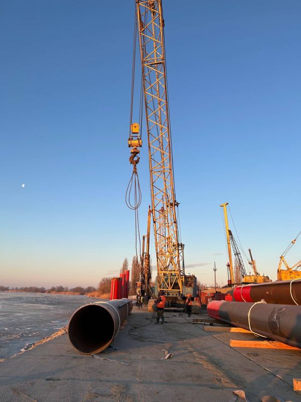 Марат Хуснуллин осмотрел ход строительства водовода из реки Дон в Донецк