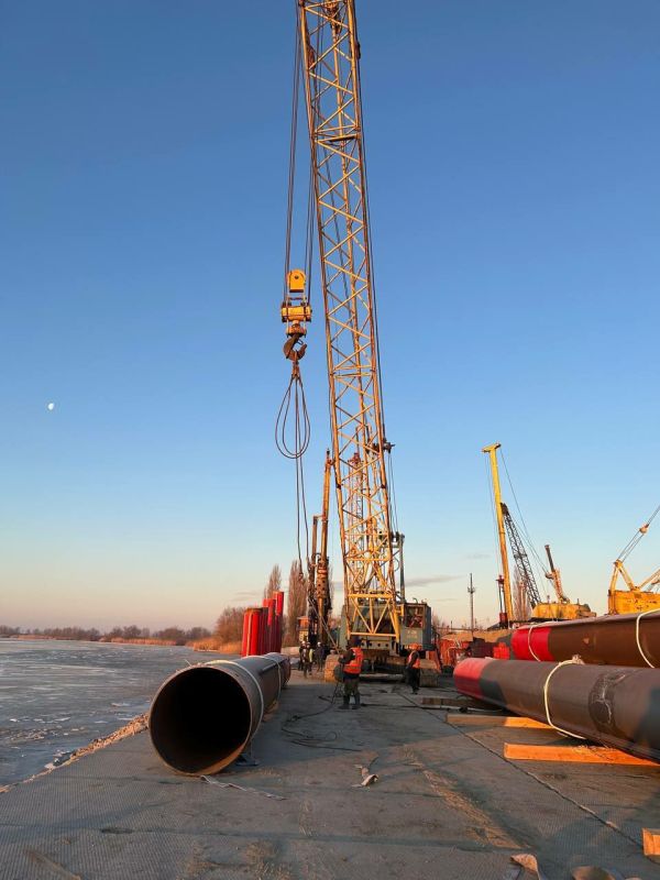 Марат Хуснуллин осмотрел ход строительства водовода из реки Дон в Донецк