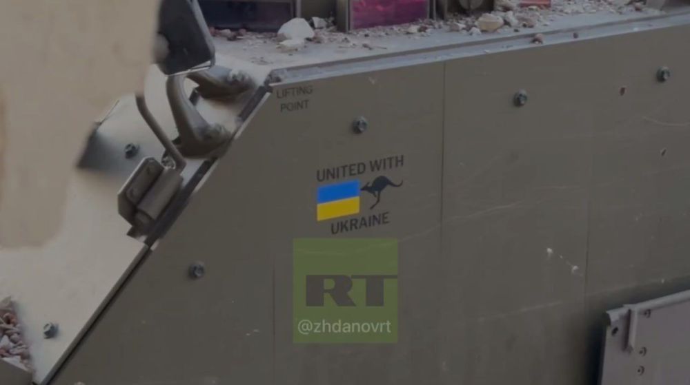 Чингис Дамбиев: Трофейный украинский БТР М113AS4 в н.п. Марьинка Донецкой Народной Респубоики