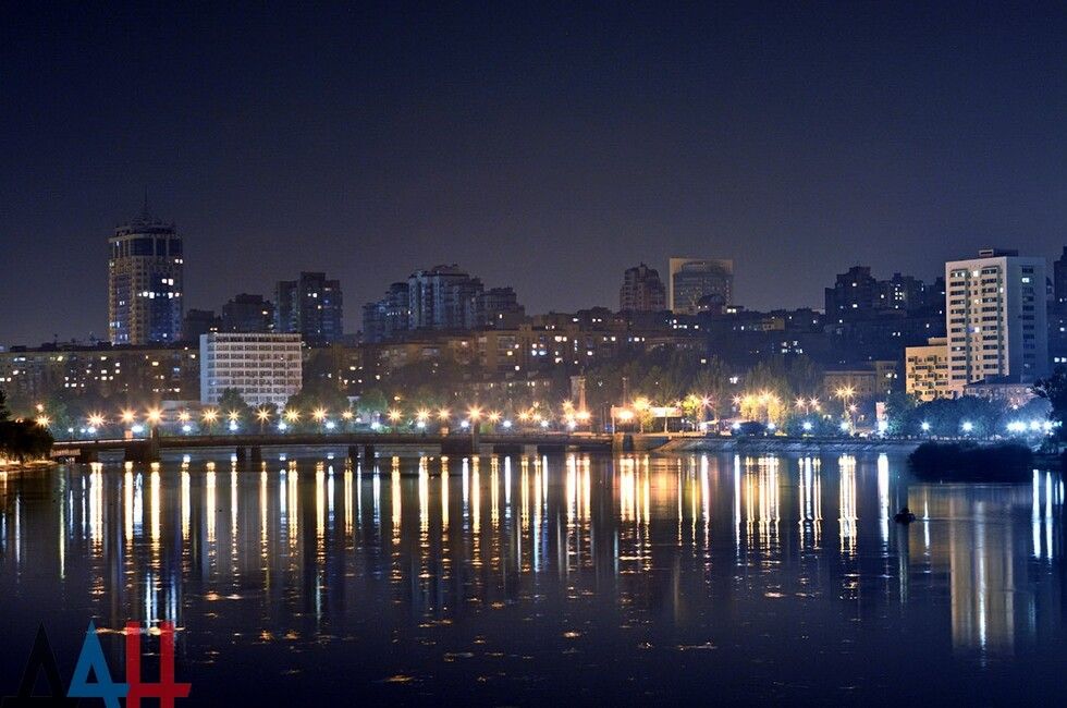 Обстрел центра Донецка, эвакуация из Артемовска и подарки бойцам от ОНФ. Главные новости воскресенья