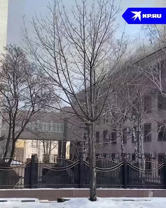 Донецк снова подвергся массированному обстрелу ВСУ. Военкор "КП" Дмитрий Стешин делится кадрами с места: