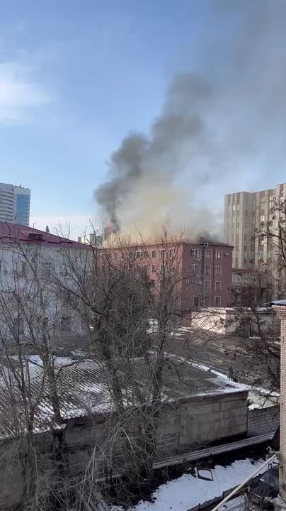 Борис Рожин: Ещё кадры последствия обстрела центра Донецка