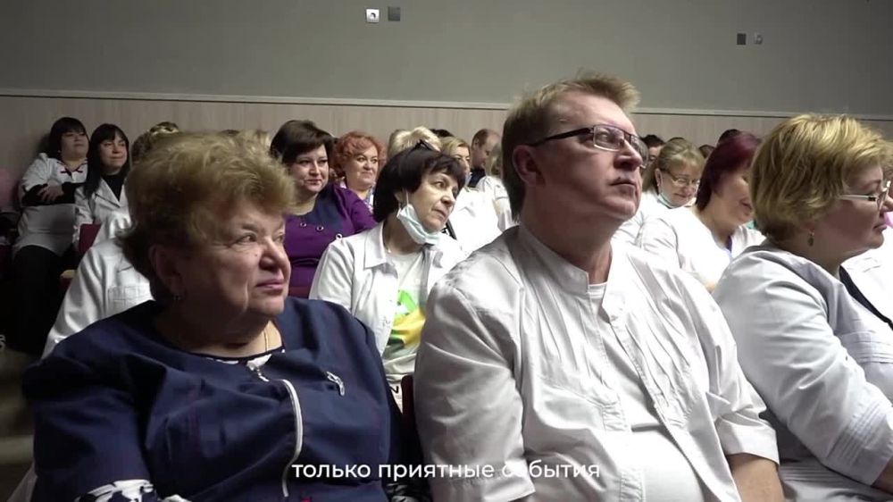 Дмитрий Гарцев: Сегодня поздравил с Международным женским днём наших прекрасных женщин-медиков