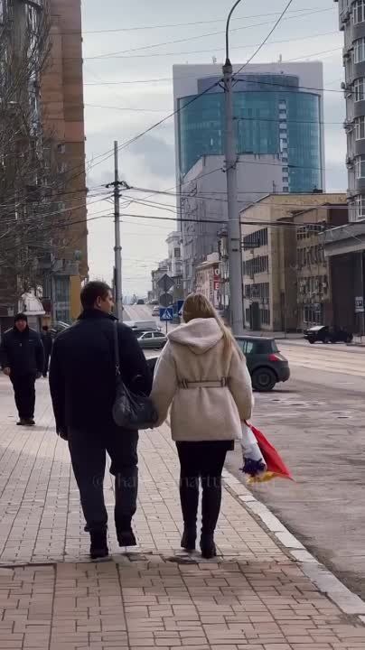 Виталий Киселев: Донецк сегодня. Не смотря ни на что, люди продолжают ЖИТЬ и радовать своих близких