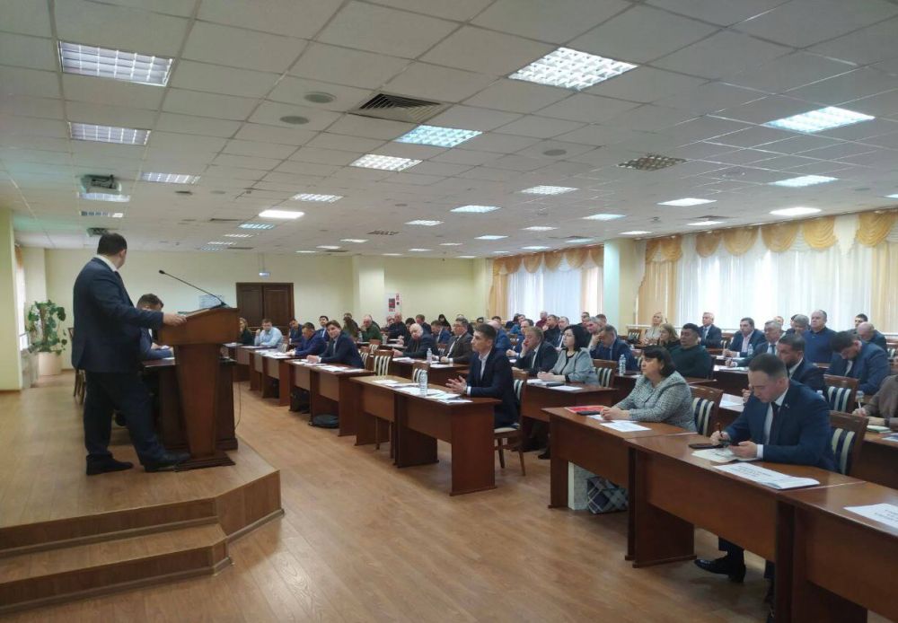 Артем Крамаренко: Сегодня в г. Ростов-на-Дону принимаю участие в совещании по вопросам оказания поддержки крестьянским фермерским хозяйствам на новых территориях Российской Федерации