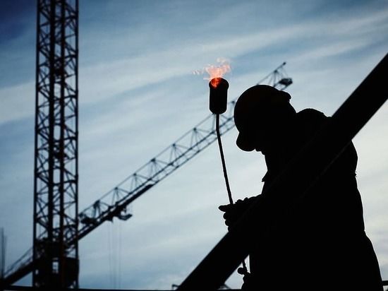 Полтысячи специалистов трудятся над возведением перинатального центра Донецка