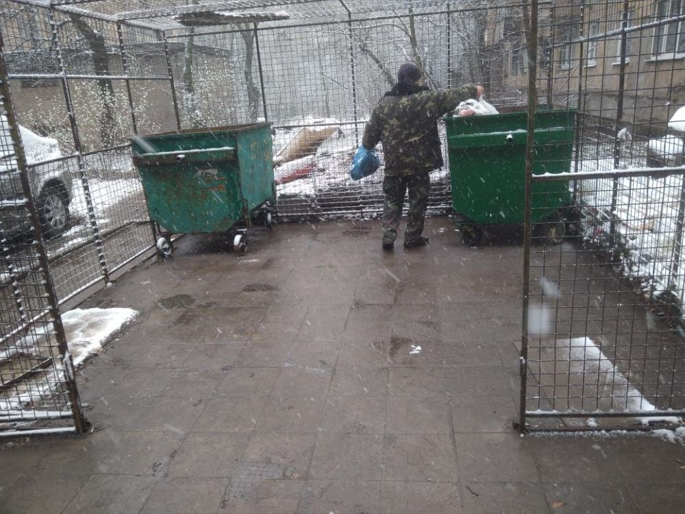 Василий Ткачук: Сотрудниками ЖЭУ № 2 Муниципального унитарного предприятия администрации г. Донецка "Управляющая...