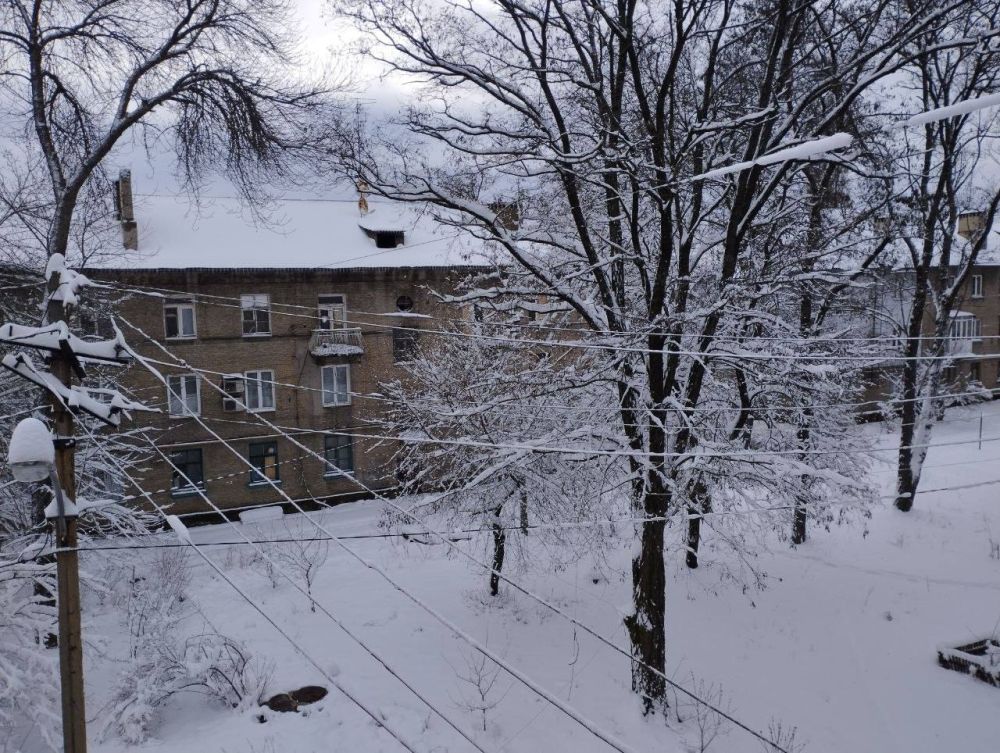 Юрий Котенок: Заснеженный Донецк слушает громкую перестрелку - арта и стрелковое