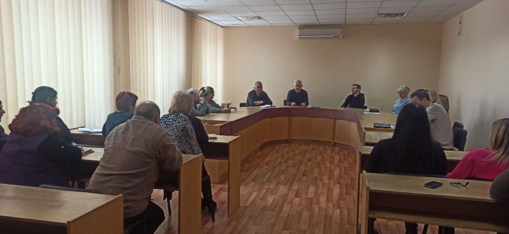 В администрации Киевского района г. Донецка состоялся семинар по теме «Ознакомление государственных служащих администрации...