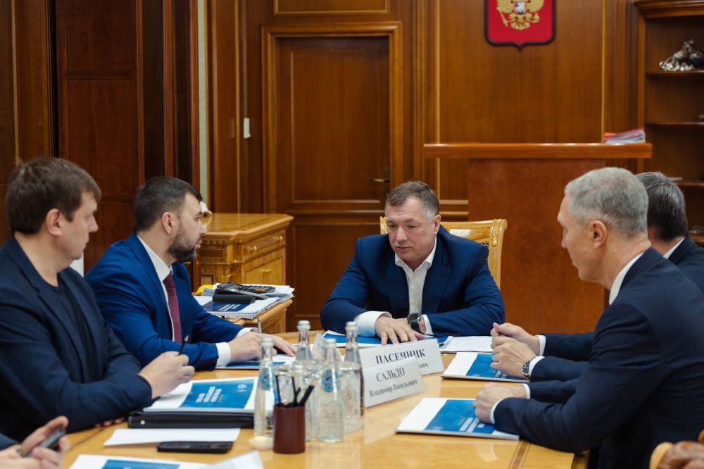 Марат Хуснуллин: Провел рабочую встречу с главами четырех новых регионов
