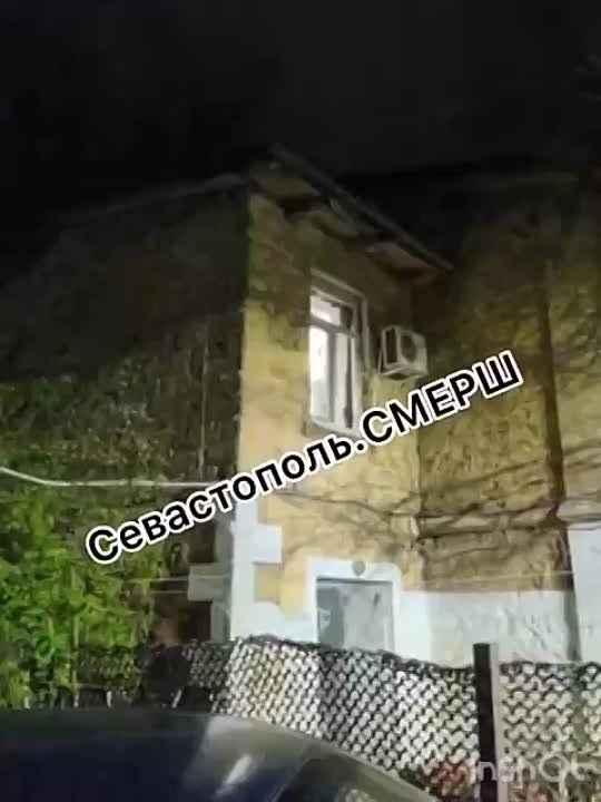 Никита Васильев: Вот такие беженцы в Севастополе, судя по номеру машины - из Донецкой области