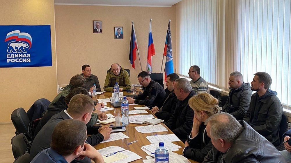 «Главное – не «для галочки», а для людей»: Председатель Правительства ДНР провел в Волновахе оперативный штаб по восстановлению города