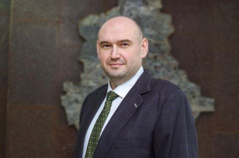 Евгений Солнцев: Более 850 специалистов ППК «Единый заказчик в сфере строительства» и 35 единиц техники работают сейчас на стройплощадке перинатального центра в Донецке