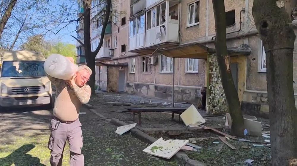 Прилет в Петровском районе Донецка