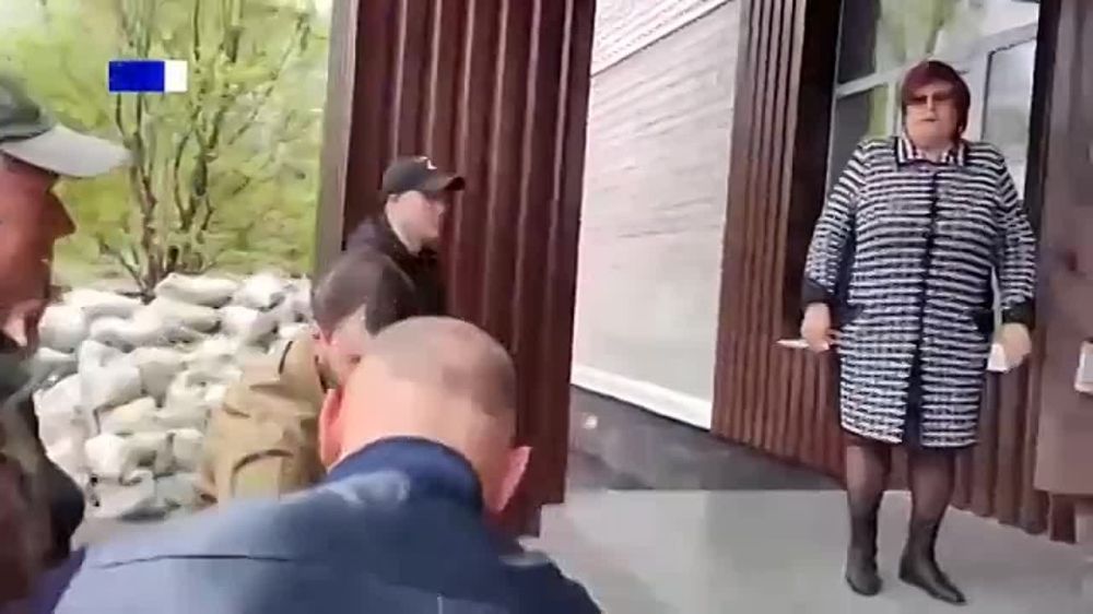 Восстановительные работы в харцызской гимназии «Доминанта»