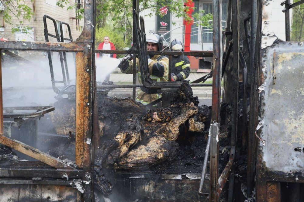 Дмитрий Рогозин: 18 Свидетельства военных преступлений Зеленского и украинской армии - сгоревшие заживо пассажиры донецкого автобуса, многочисленные раненные на улицах города, обстрел детского отделения Травматологии Донецка