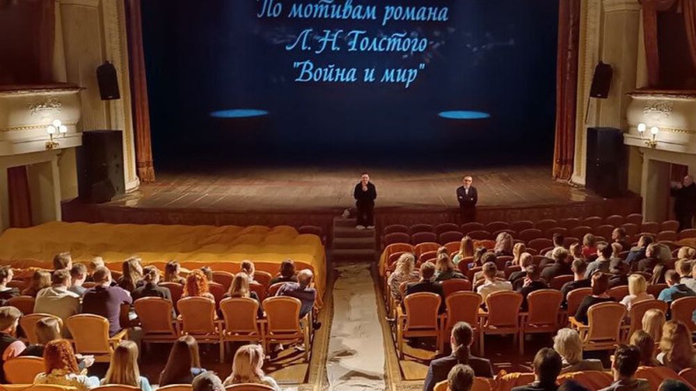 Донецкая муздрама готовит постановку патриотической оперы-драмы Алексея Рыбникова по роману «Война и мир»