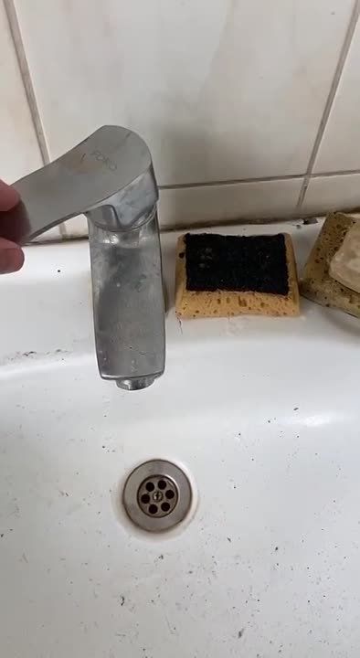 Олег Царёв: Сегодня 30 апреля. Именно сегодня, по словам Хуснуллина, в Донецк должна пойти вода из Дона по новому водоводу. Представляю, с каким нетерпением дончане ждут воду с своих кранах