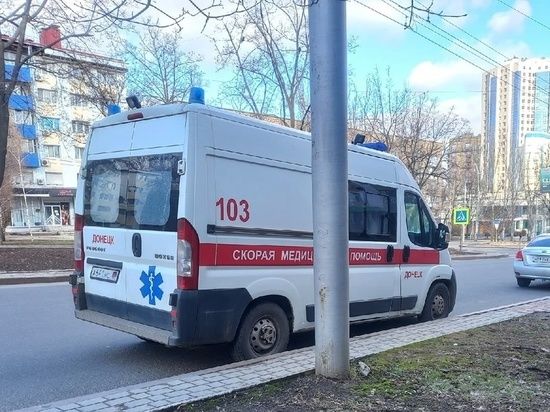 Трое мирных жителей ДНР пострадали в результате обстрелов ВСУ