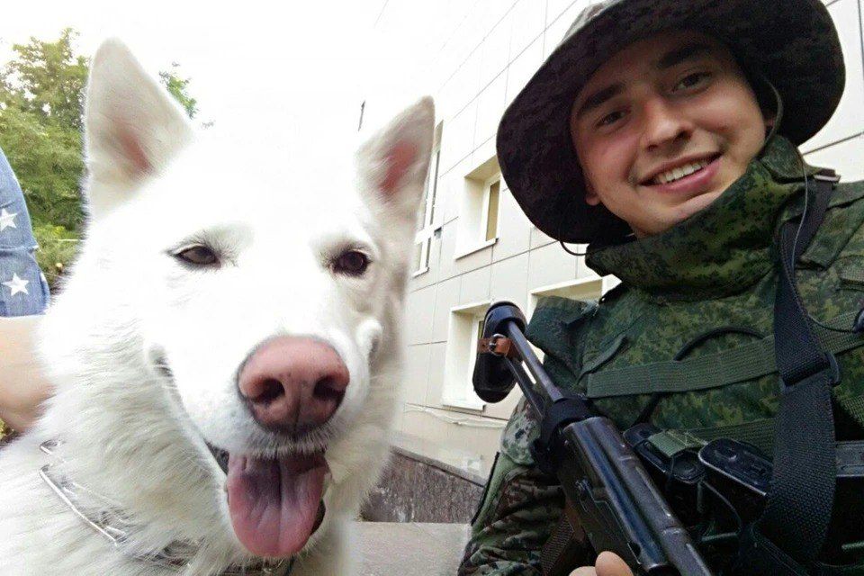 "Сражался за Донбасс еще со школы": Погибший при взрыве водитель Захара Прилепина был готов идти за ним под пули