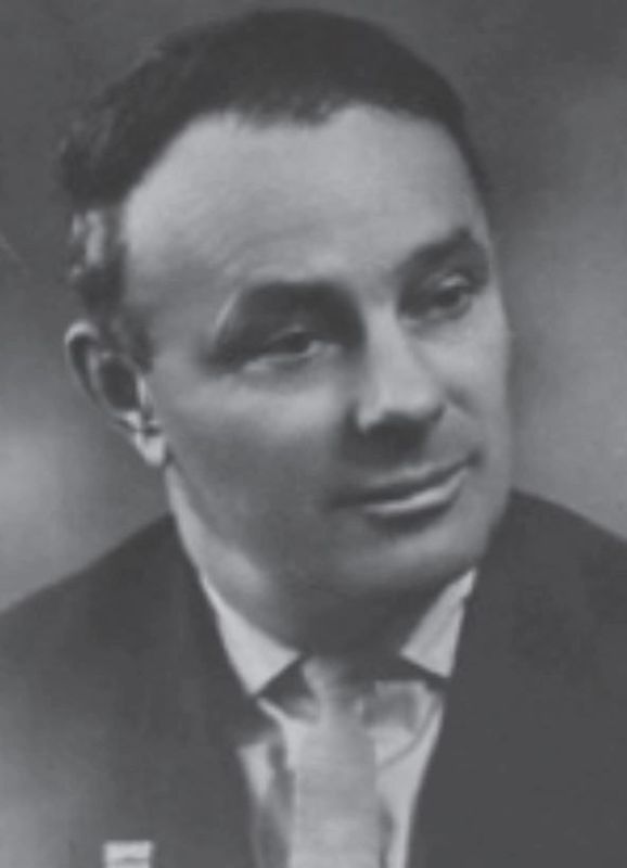 Юрий Мартынов: Григорий Балаба. В октябре 1941 года Григорий с семьей эвакуируется в Казахстан: у него, как и у других...