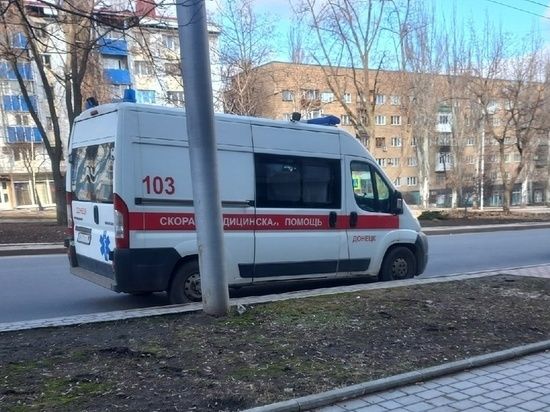 Двое детей и девять взрослых стали жертвами обстрелов ВСУ в ДНР