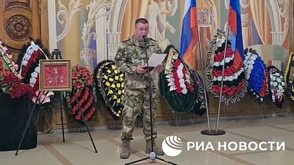 В Луганске простились с соратником Захара Прилепина Александром Шубиным, погибшим в результате теракта