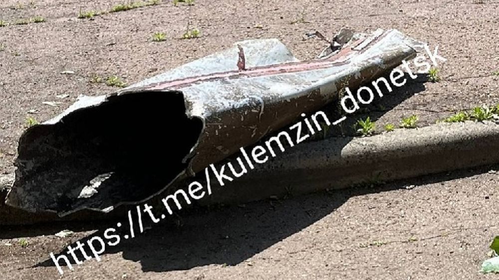 В Донецке украинский боеприпас приземлился прямо во двор школы