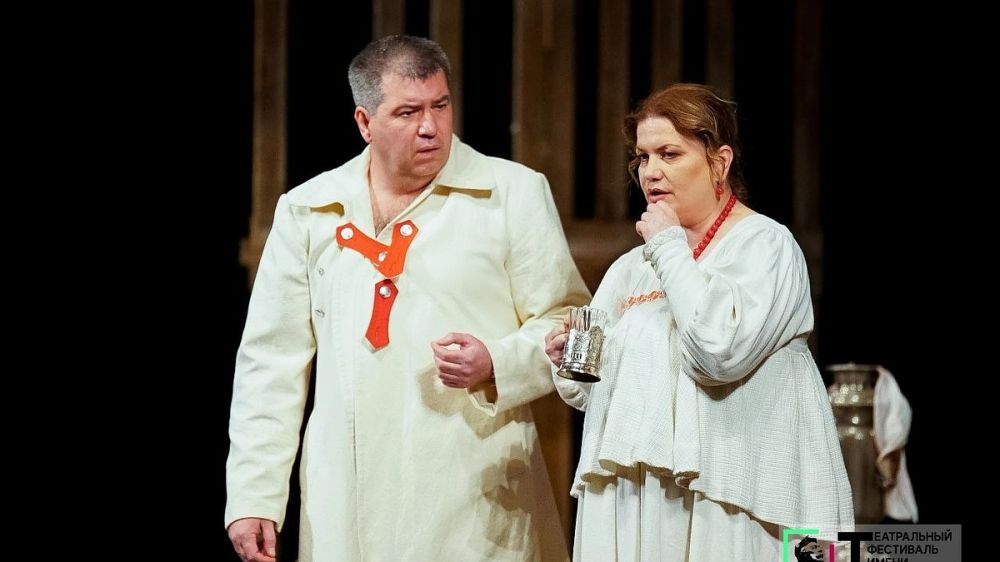 Донецкий драмтеатр открыл Тамбовский фестиваль спектаклем «Страсти по Торчалову»