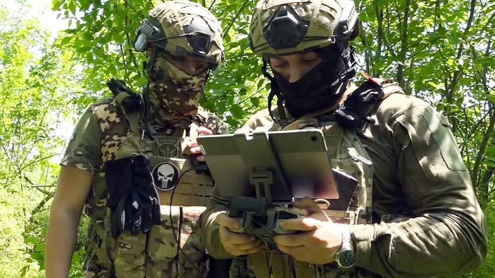 Как работают «глаза» российских артиллеристов под Угледаром: В небе тесно от коптеров, ВСУ ищут бреши и «дарят» трофеи