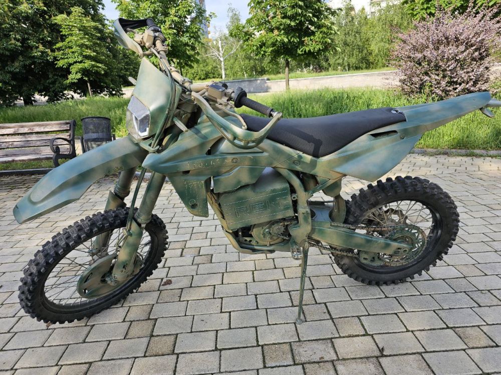 Андрей Филатов: Очередня дикая электричка прибыла в Донецк и убывает на фронт)))