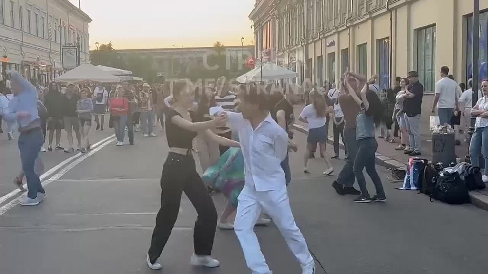 Марина Ахмедова: Как думаете, где это? А это Киев отмечает день города сегодня