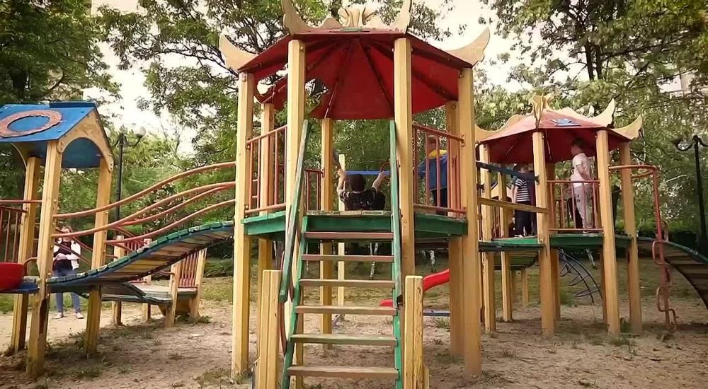 Виктория Хощенко: Добрый день. Сделали видео к 1 июня трогательное