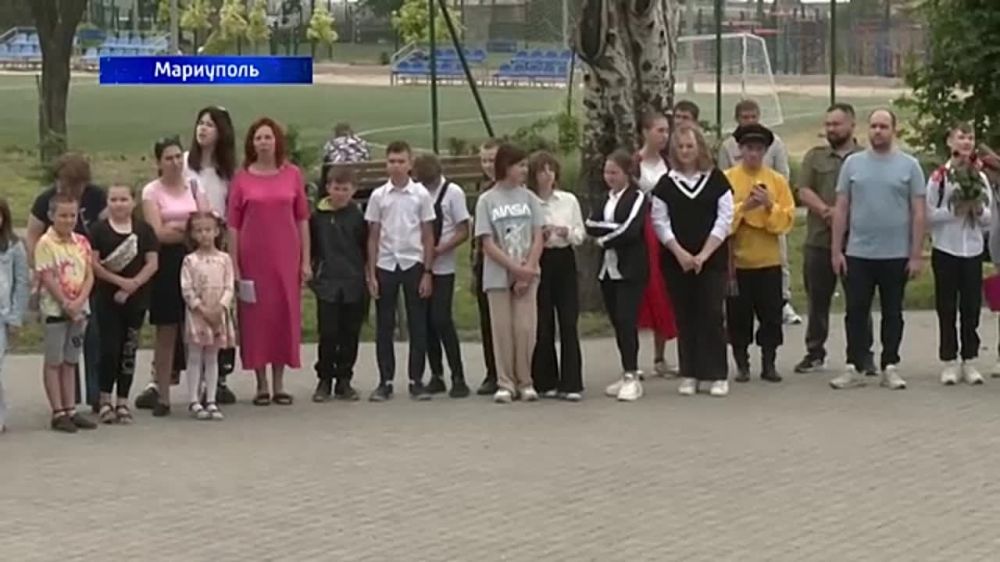 Марат Хуснуллин и Евгений Солнцев посетили восстановленные объекты в Мариуполе