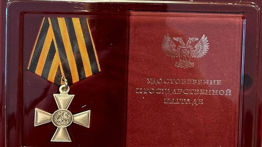 Прокурор ДНР вручил награды работникам ведомства, принимавшим участие в освобождении Мариуполя