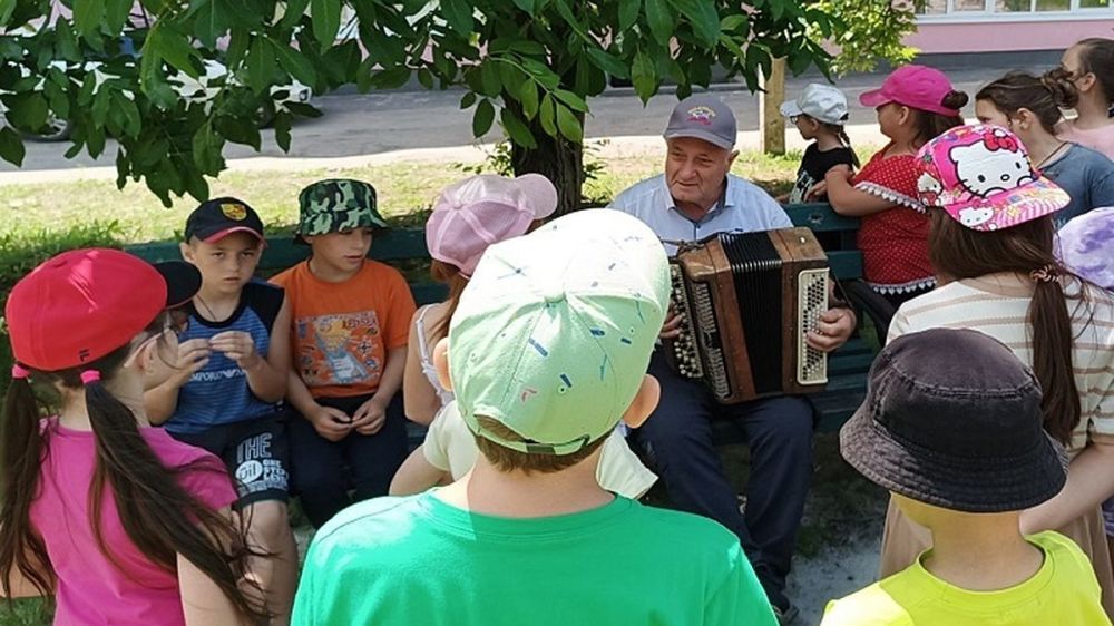 Более 800 детей посещают пришкольные оздоровительные площадки в Мариуполе