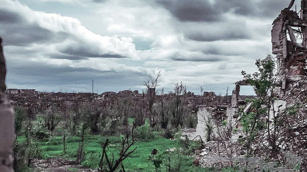 Окопы-паутины, уничтоженные кварталы и зверства украинских нацистов: как проходят бои в пригородах Донецка