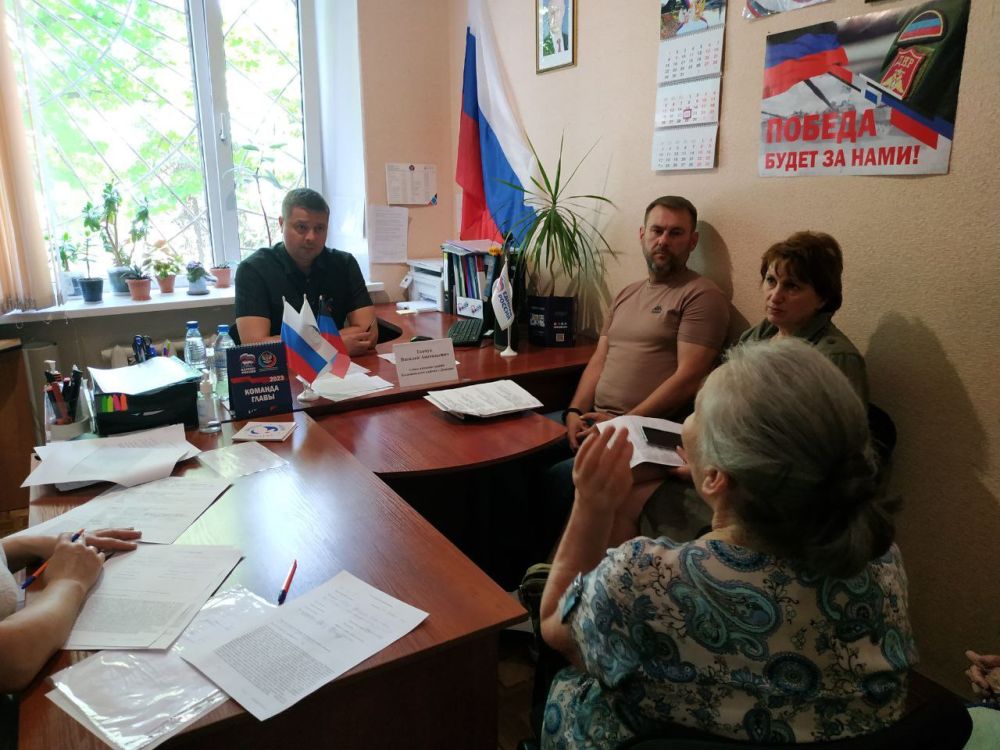 Василий Ткачук: Провел прием граждан в общественной приемной Всероссийской политической партии «Единая Россия», в ходе которого поднимались различные вопросы касающиеся жизнедеятельности района