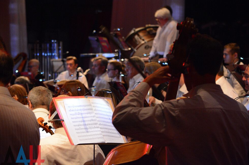 Как освобожденный от украинских боевиков юг ДНР отметил День памяти и скорби