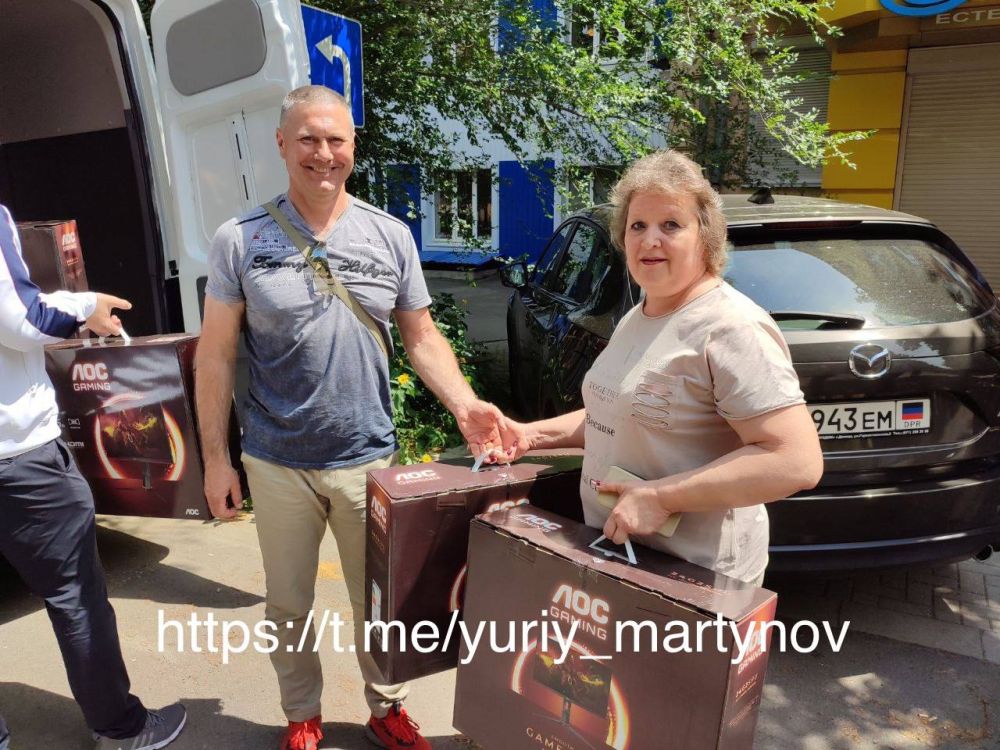 Юрий Мартынов: В спортивные школы Донецкой Народной Республики доставлено оборудование и спортивный инвентарь от Фонда "Наш спорт"