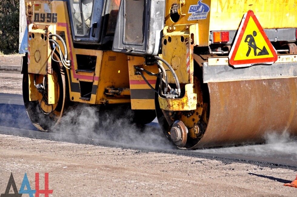 Российские строители к августу закончат ремонт автотрассы, ведущей к Азовскому побережью