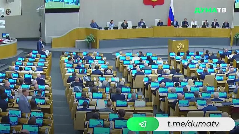 Это предательство: Покинувших страну в трудную минуту чиновников и госслужащих необходимо выявить и наказать — председатель Госдумы Вячеслав Володин