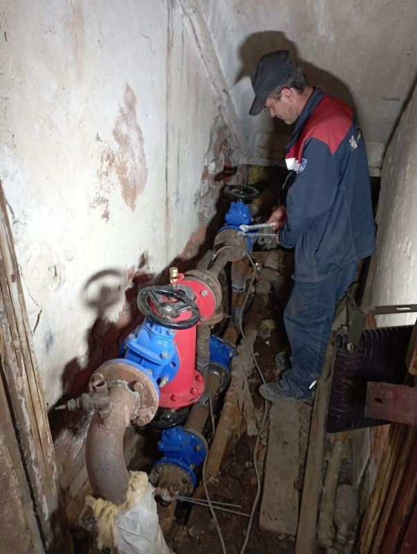 Василий Ткачук: В Калининском районе г. Донецка ведутся работы по комплексной подготовке объектов многоквартирного жилого фонда к работе в осенне-зимний период 2023-2024 годов