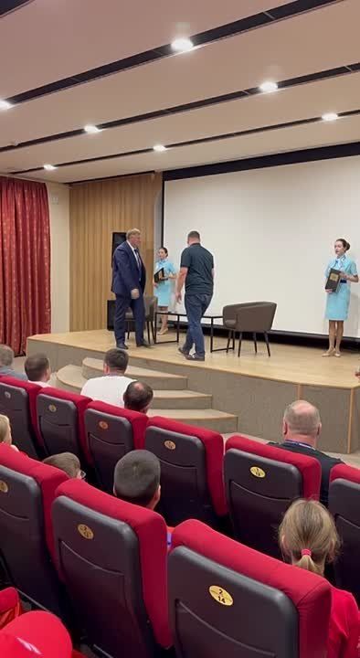 Юрий Мартынов: Момент подписания Соглашения о сотрудничестве между Министерством физической культуры и спорта Приморского края и Министерством молодежи, спорта и туризма Донецкой Народной Республики