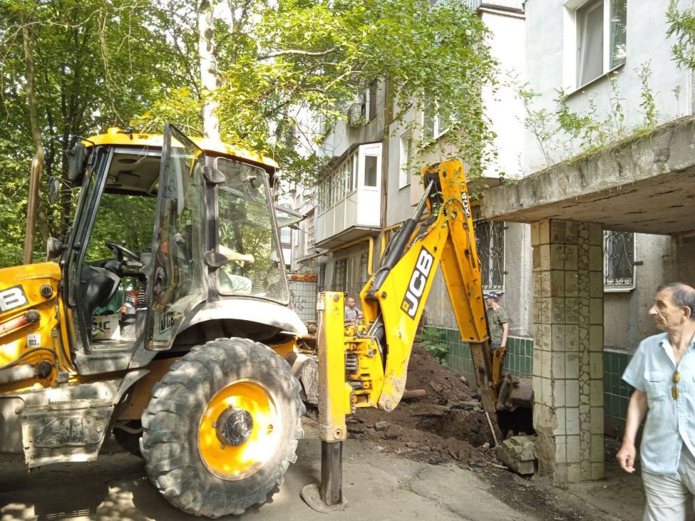 Василий Ткачук: Силами муниципального унитарного предприятия администрации города Донецка "Управляющая компания...