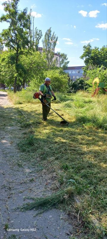 Василий Ткачук: Муниципальным унитарным предприятием администрации г. Донецка "Зеленое строительство Калининского...