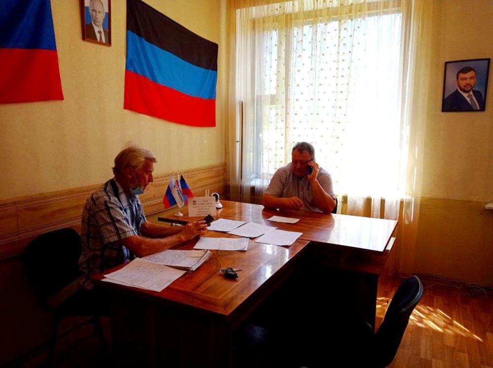 Сегодня, 17 июля, в общественной приемной партии "Единая Россия" Киевского района города Донецка глава администрации Киевского района Валентин Левченко провел личный прием граждан