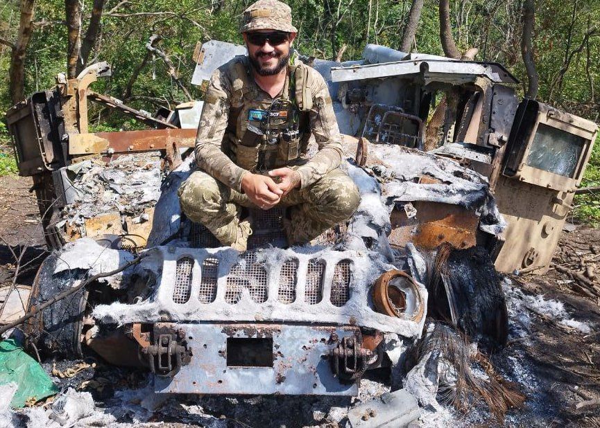 Чингис Дамбиев: Еще один уничтоженный на Донецком направлении украинский бронеавтомобиль HMMWV американского производства