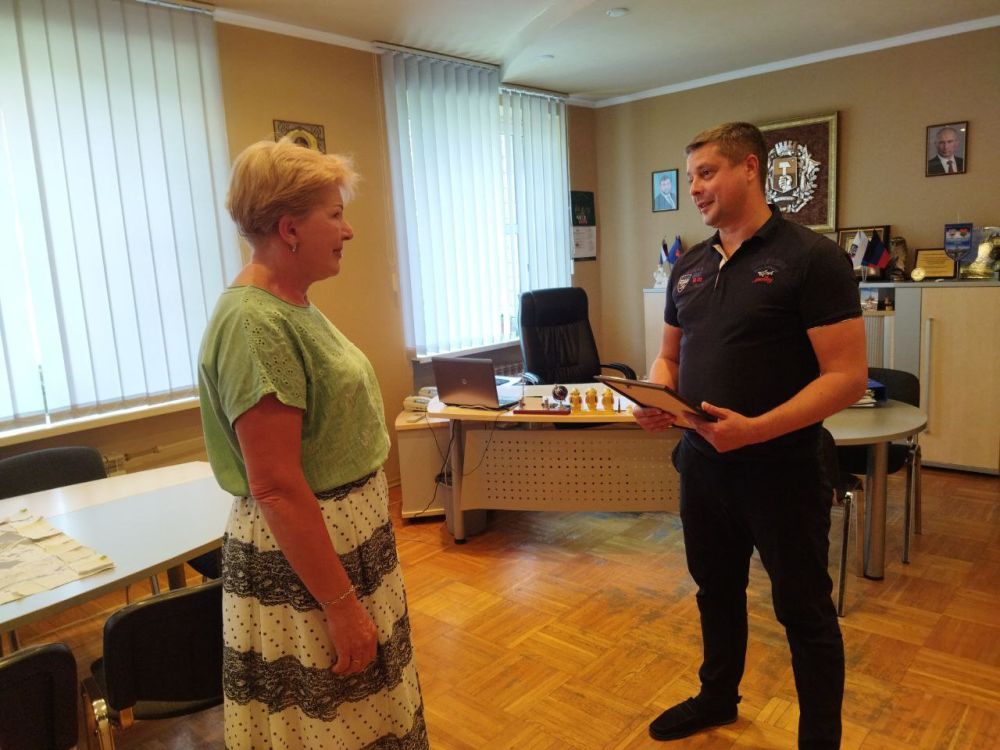 Василий Ткачук: Вручил Благодарственное письмо матери военнослужащего, исполняющий свой служебный долг